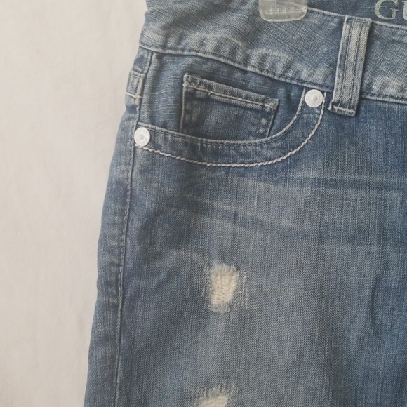 NWOT Guess Jean shorts - Picture 3 of 9
